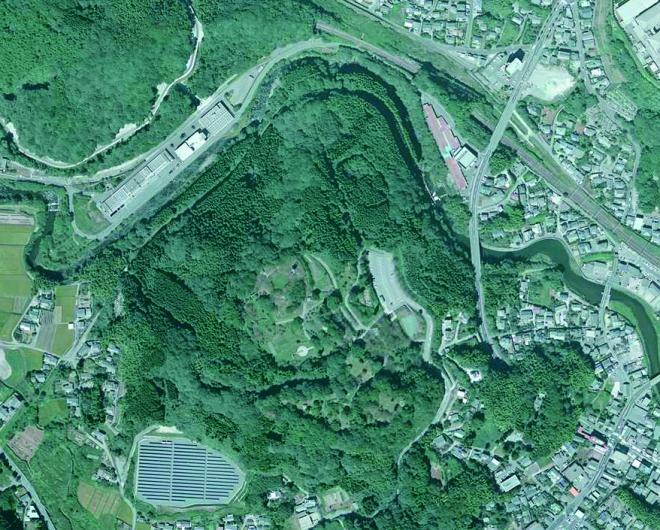 一宇治城跡航空写真（地理院地図2013年撮影）