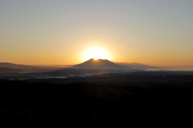 森林公園からの朝日の写真